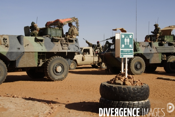 BARKHANE au Niger : Recherche des groupes armés terroristes avec les FAN.
