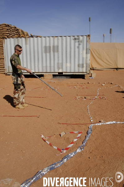 BARKHANE au Niger : Recherche des groupes armés terroristes avec les FAN.