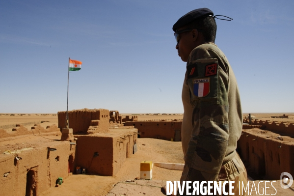 BARKHANE au Niger : Recherche des groupes armés terroristes avec les FAN.