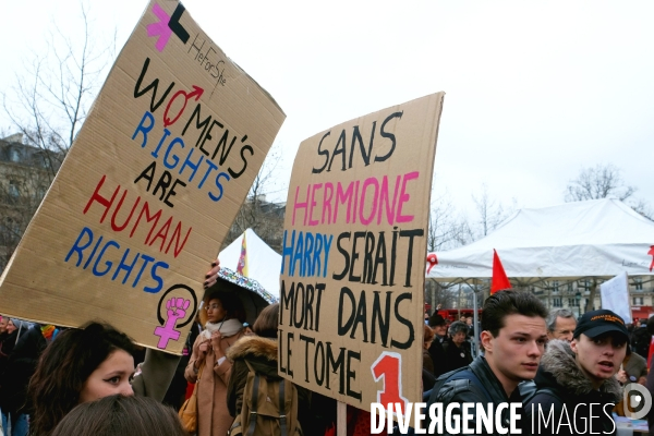 Le 8 mars journee internationale des femmes rassemblement place de la republique