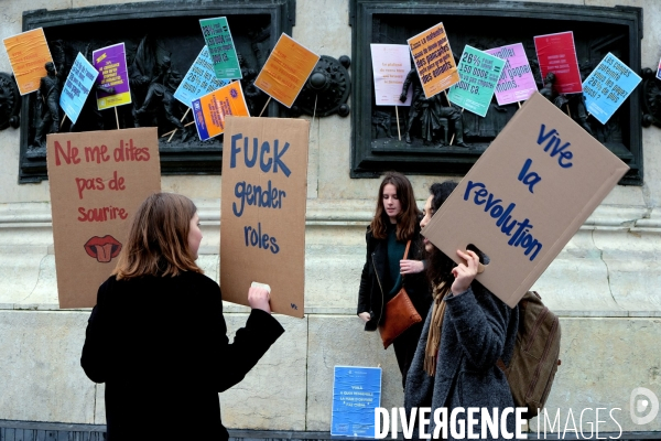 Le 8 mars journee internationale des femmes rassemblement place de la republique