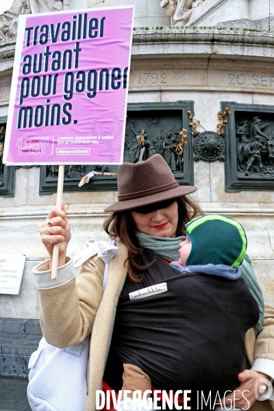 Le 8 mars journee internationale des femmes rassemblement place de la republique