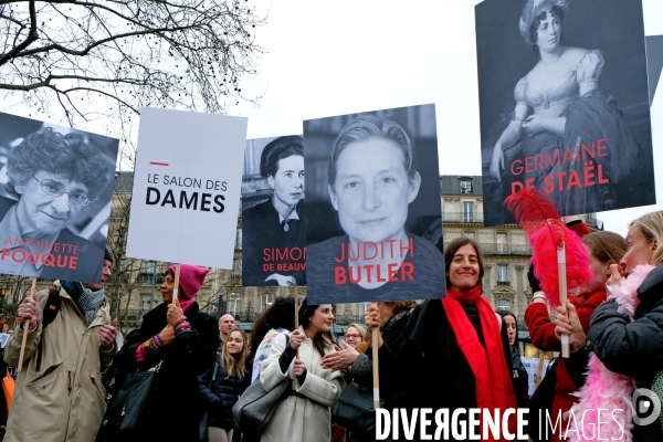 Le 8 mars journee internationale des femmes rassemblement place de la republique