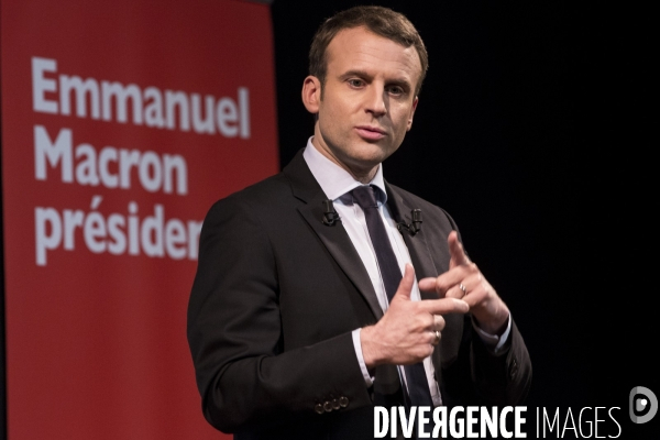 Emmanuel Macron au Théâtre Antoine pour la journée de la femme