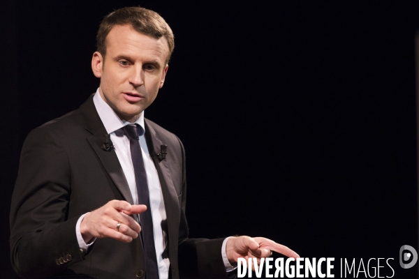 Emmanuel Macron au Théâtre Antoine pour la journée de la femme