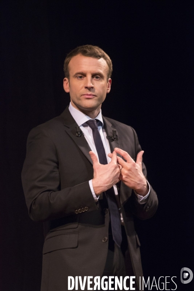 Emmanuel Macron au Théâtre Antoine pour la journée de la femme