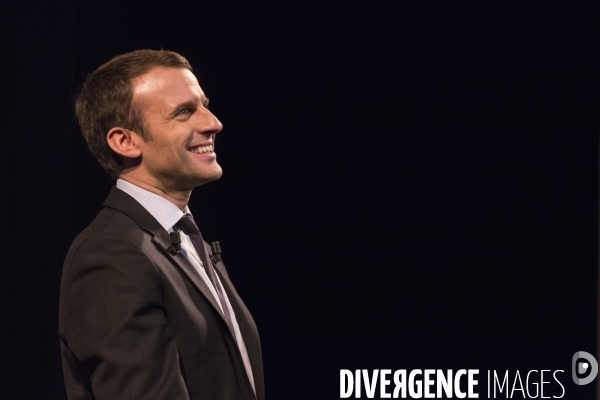 Emmanuel Macron au Théâtre Antoine pour la journée de la femme