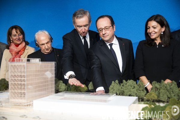 Dévoilement de la maquette de La Maison LVMH / Arts - Talents - Patrimoine, par son architecte Franck GEHRY, et Bernard ARNAULT en présence de François HOLLANDE au jardin d acclimatation.
