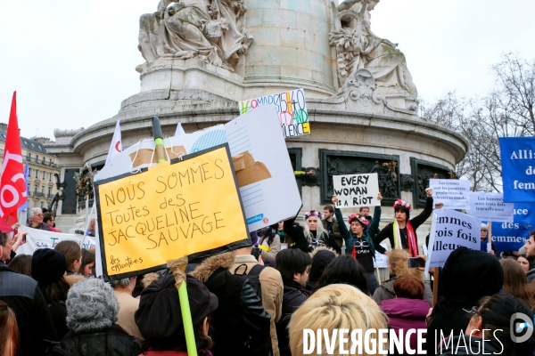 Le 8 mars journee internationale des femmes rassemblement place de la republique