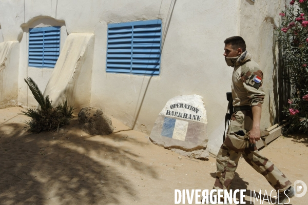 Opération BARKHANE : Base opérationnelle avancée de FAYA-LARGEAU (Tchad)