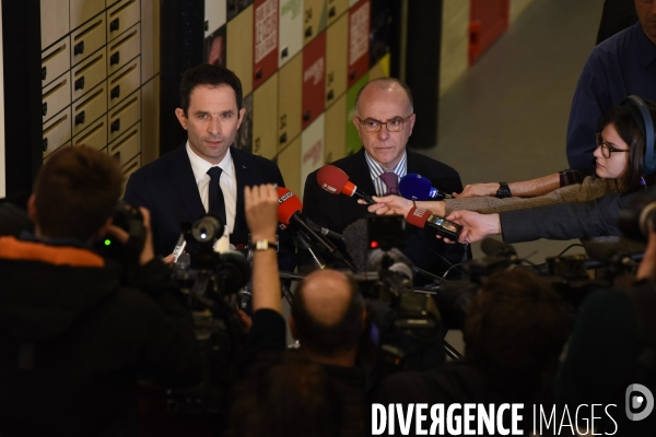 Bernard Cazeneuve au QG de Benoît Hamon