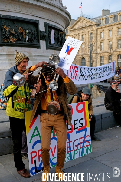 Manifestation contre la corruption en politique place de la republique