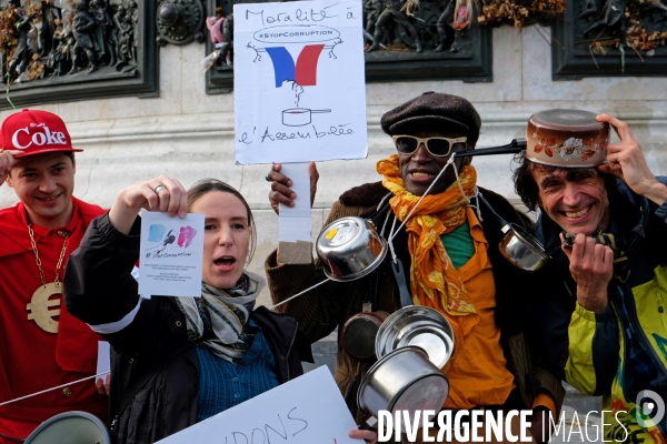 Manifestation contre la corruption en politique place de la republique