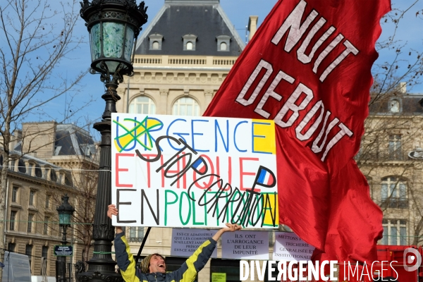 Manifestation contre la corruption en politique place de la republique