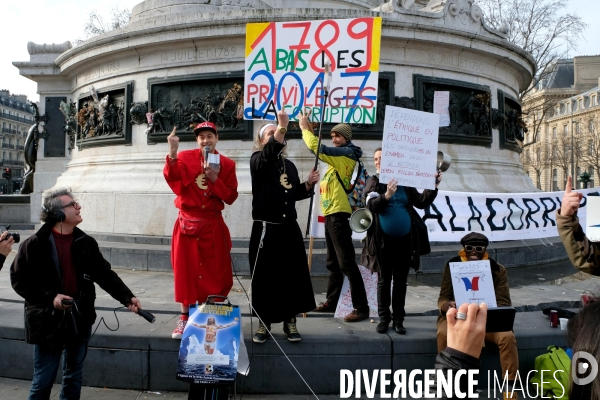 Manifestation contre la corruption en politique place de la republique