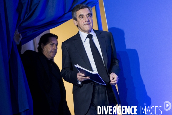 François FILLON, le candidat Les Républicains à l élection présidentielle présente son programme à son QG de campagne.