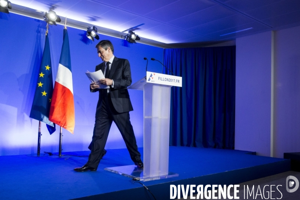 François FILLON, le candidat Les Républicains à l élection présidentielle présente son programme à son QG de campagne.