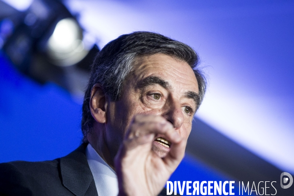 François FILLON, le candidat Les Républicains à l élection présidentielle présente son programme à son QG de campagne.