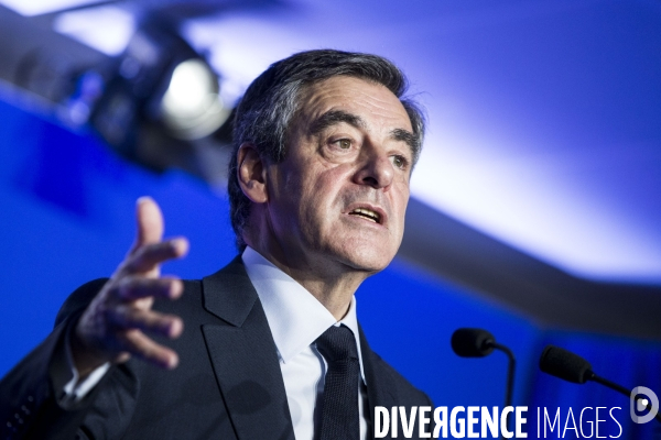 François FILLON, le candidat Les Républicains à l élection présidentielle présente son programme à son QG de campagne.