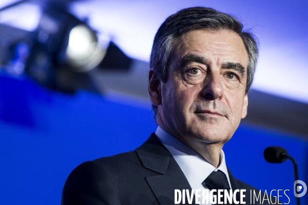 François FILLON, le candidat Les Républicains à l élection présidentielle présente son programme à son QG de campagne.