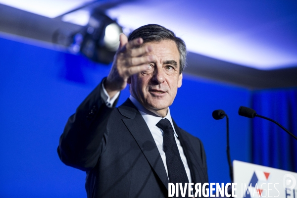 François FILLON, le candidat Les Républicains à l élection présidentielle présente son programme à son QG de campagne.