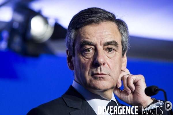 François FILLON, le candidat Les Républicains à l élection présidentielle présente son programme à son QG de campagne.