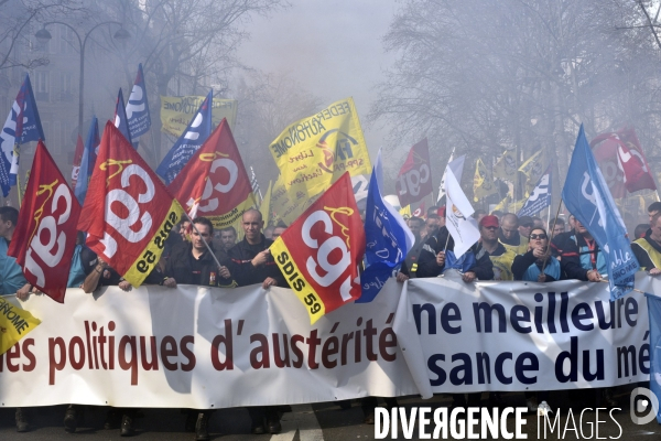 Manifestation nationale des pompiers à Paris. Firemen in Paris.