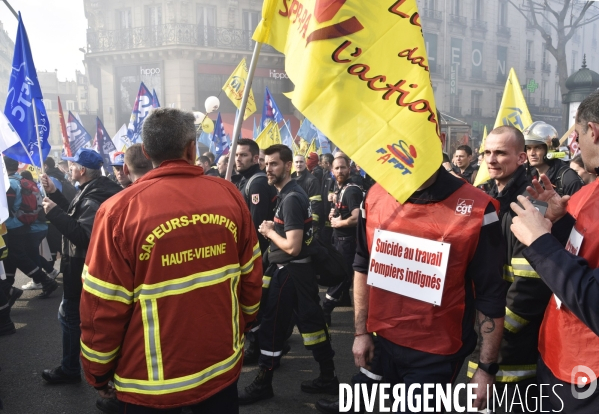 Manifestation nationale des pompiers à Paris. Firemen in Paris.