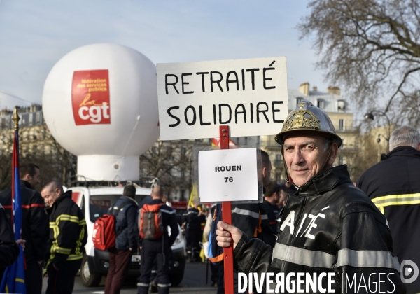 Manifestation nationale des pompiers à Paris. Firemen in Paris.