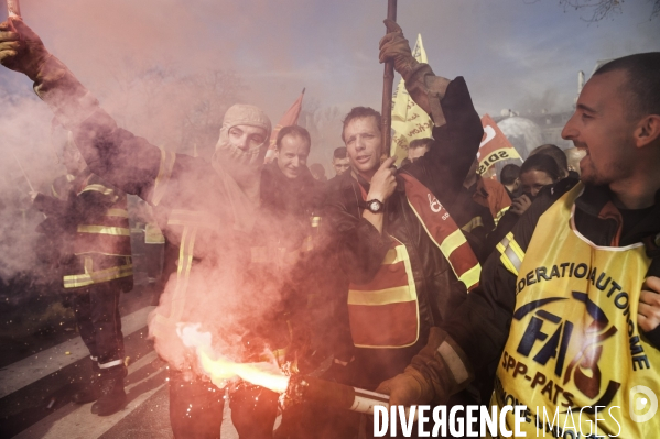 La marche des pompiers