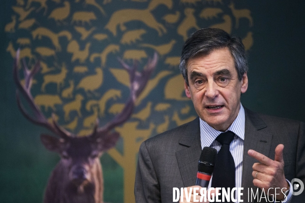 François FILLON, le candidat Les Républicains à l élection présidentielle de 2017 prononce un discours à l assemblée générale de la fédération nationale des chasseurs