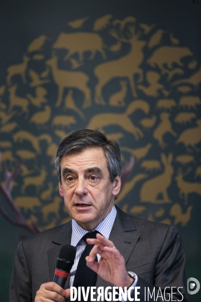 François FILLON, le candidat Les Républicains à l élection présidentielle de 2017 prononce un discours à l assemblée générale de la fédération nationale des chasseurs