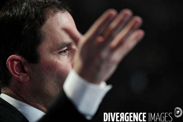 Benoit Hamon presente son projet présidentiel