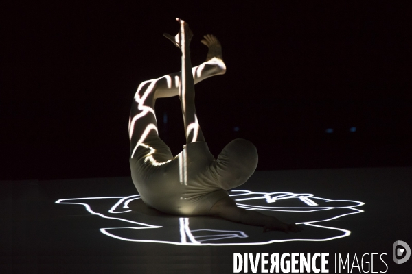 LOSS-LAYERS (solo) de Fabrice Planquette et Yum Keiko Takayama