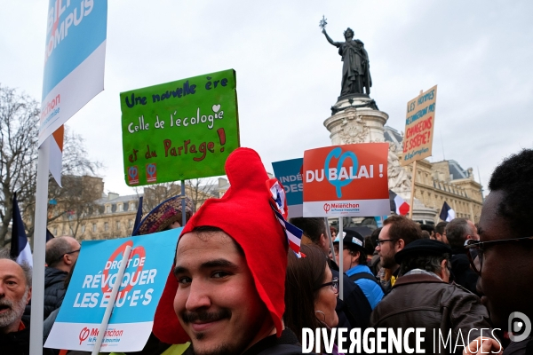 Marche pour la 6 eme republique des militants et sympathisans de jean-luc Melanchon