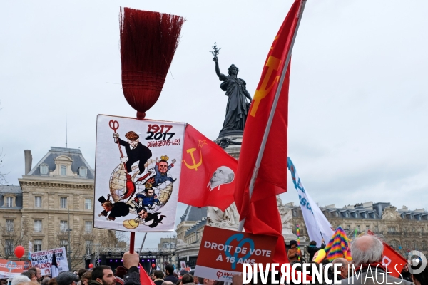 Marche pour la 6 eme republique des militants et sympathisans de jean-luc Melanchon