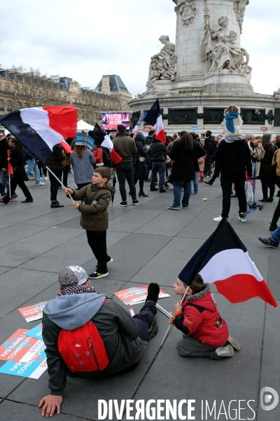 Marche pour la 6 eme republique des militants et sympathisans de jean-luc Melanchon