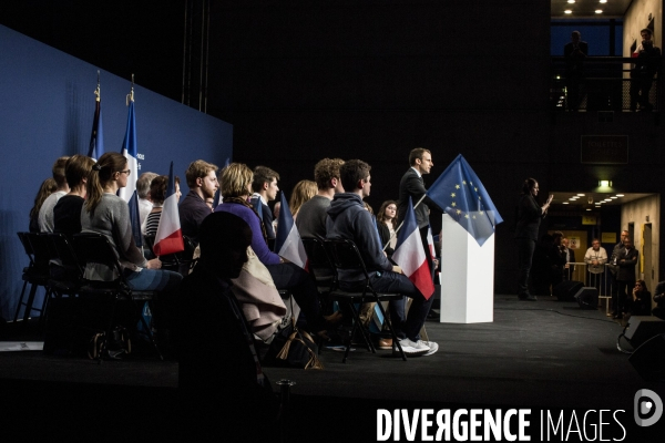 Emmanuel Macron en meeting à Reims