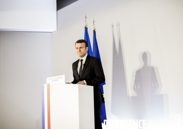 Emmanuel Macron présente sa politique de défense à l Hôtel des arts et Métiers de Paris