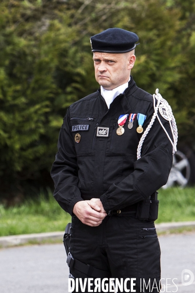 Le commissaire divisionnaire Jean-Baptiste DULION devient le nouveau patron du RAID en remplacement de Jean-Michel FAUVERGUE.