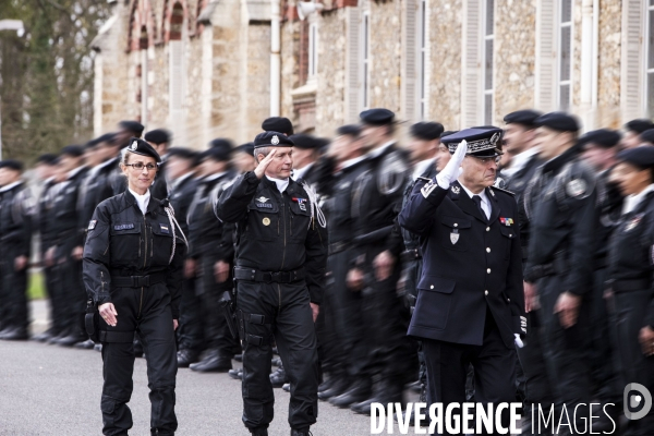 Le commissaire divisionnaire Jean-Baptiste DULION devient le nouveau patron du RAID en remplacement de Jean-Michel FAUVERGUE.
