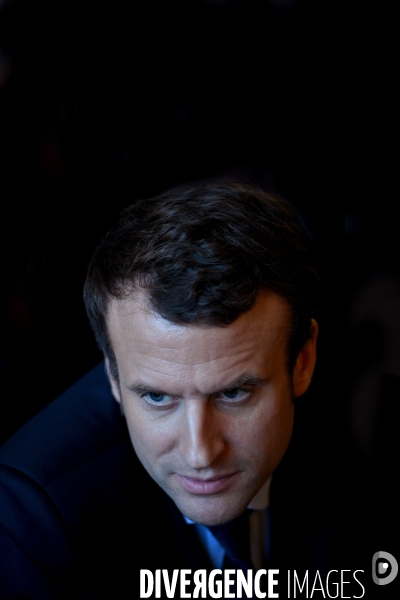 Emmanuel Macron aux Mureaux