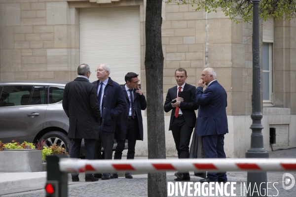 Manuel Valls réunit ses soutiens à l Assemblée Nationale