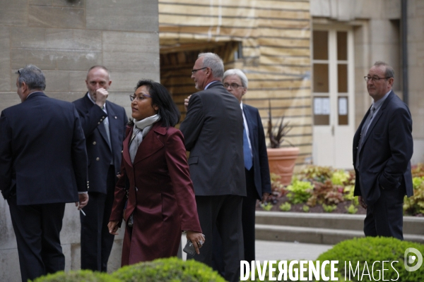 Manuel Valls réunit ses soutiens à l Assemblée Nationale