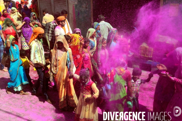 Holi, La Fête Sacré des Couleurs en Inde. Holi Festival of Colors and Love in India.