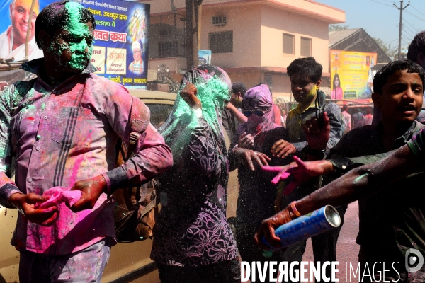 Holi, La Fête Sacré des Couleurs en Inde. Holi Festival of Colors and Love in India.