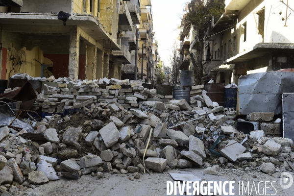 La Destruction de la Ville Syrienne d Alep. The destruction of the Syrian city of Aleppo.