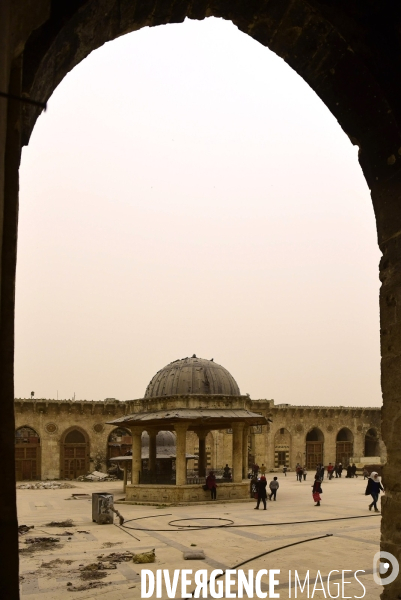 La Destruction de la Ville Syrienne d Alep. The destruction of the Syrian city of Aleppo.