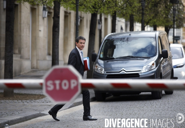 Manuel Valls réunit ses soutiens à l Assemblée Nationale