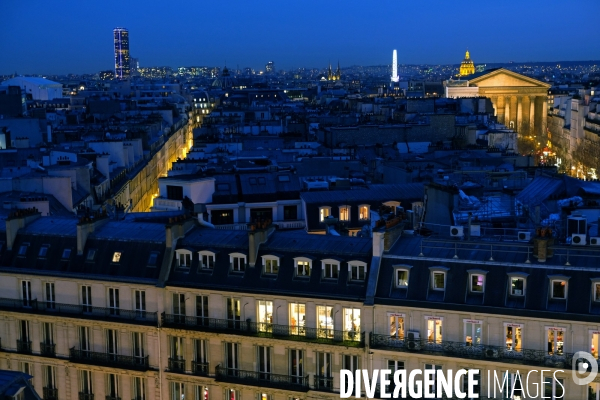 Illustration Mars 2017.Vue nocturne des toits de Paris